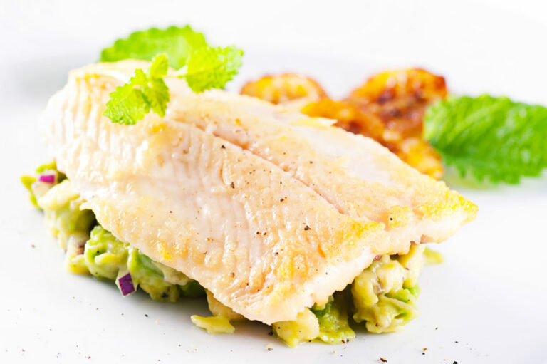 5 foods to stay away from to manage skin issues